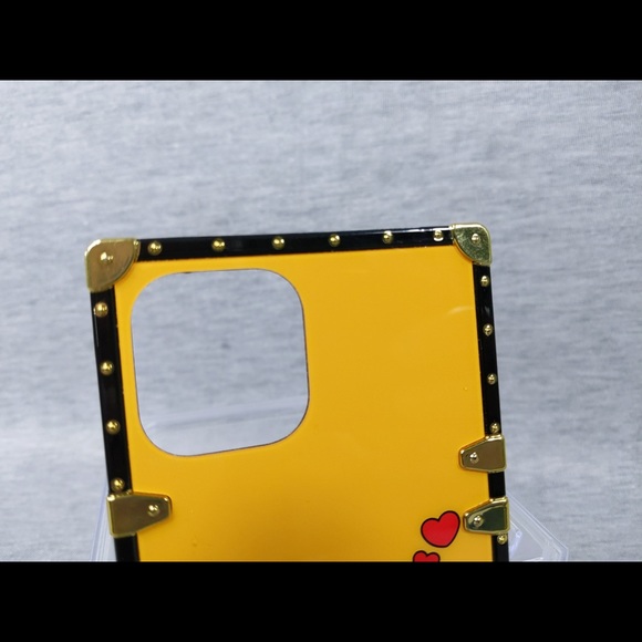 🎉 3/$20 3x 👯‍♀️Host Pick⚡️Phone case w/Mickey Mouse Print- iPhone 12 Pro Max - Picture 2 of 10